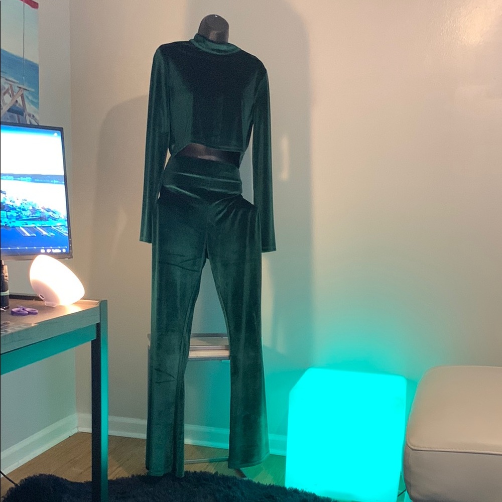Elegant Green Velvet Women's Jumpsuit